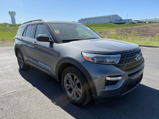 Certified 2024 Ford Explorer XLT w/ Equipment Group 202A AWD/4WD image 3