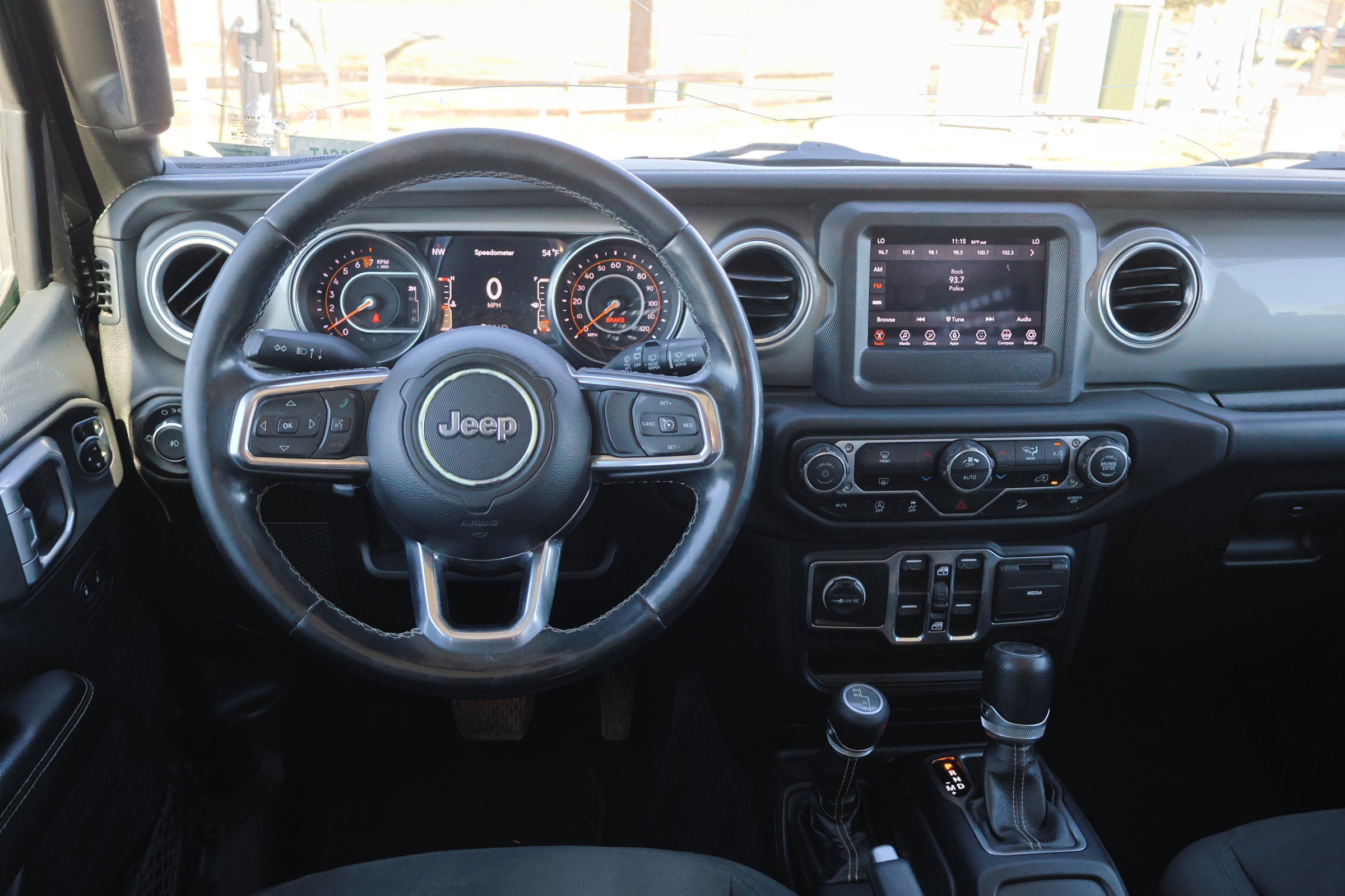 Used 2019 Jeep Wrangler Unlimited Sahara image 28