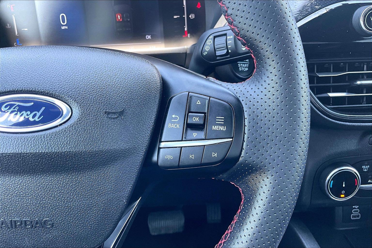 Certified 2025 Ford Escape ST-Line AWD/4WD image 18
