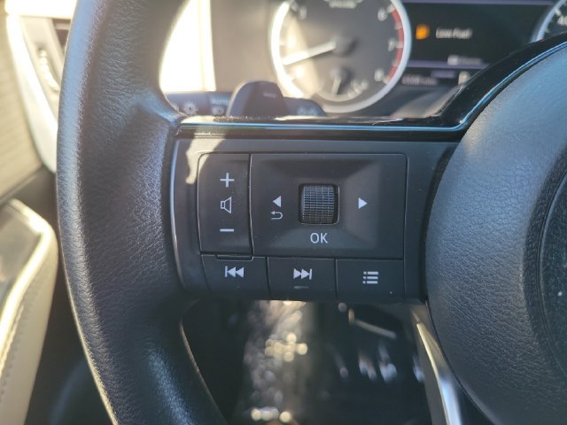 Used 2023 Nissan Rogue SV FWD image 6