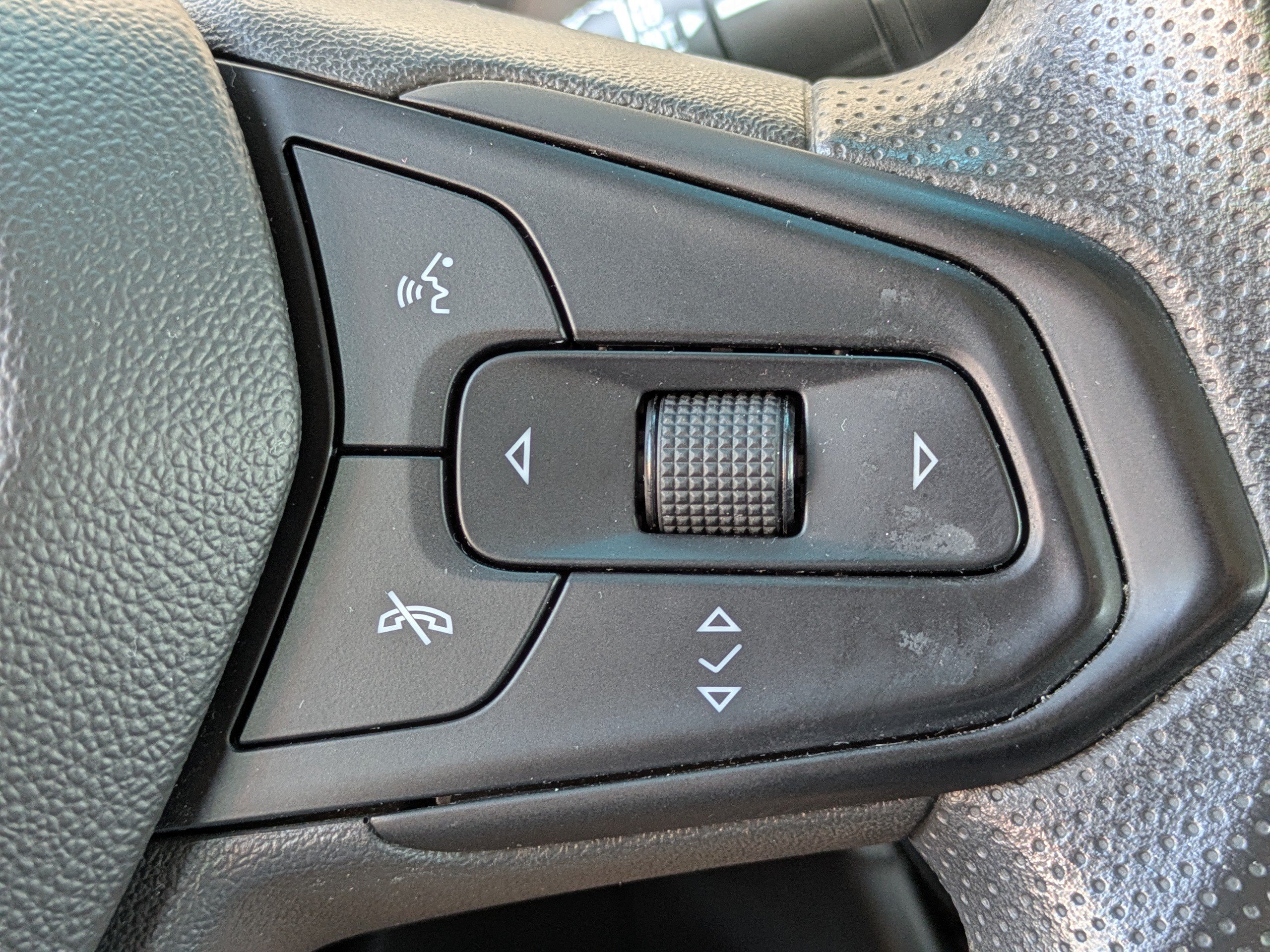 Used 2022 Chevrolet Bolt LT FWD image 23