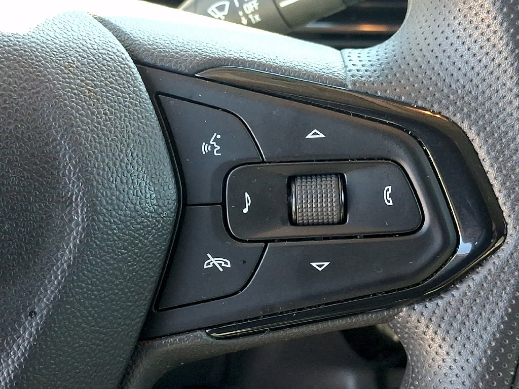 Used 2025 Chevrolet TrailBlazer LT AWD/4WD image 20