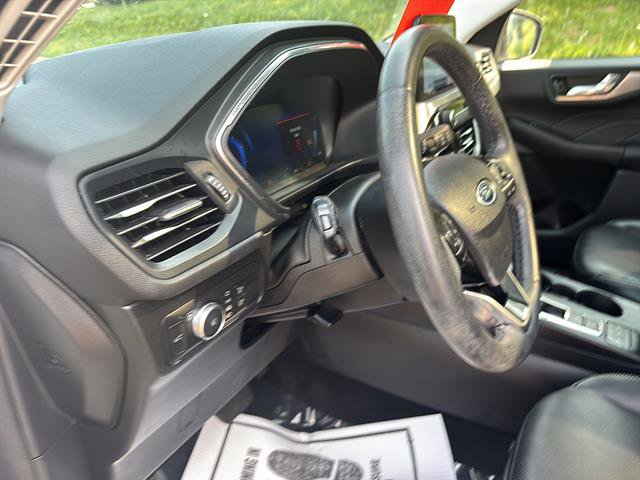 Certified 2022 Ford Escape Titanium AWD/4WD image 13