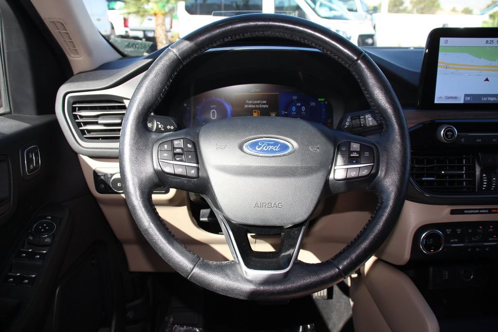 Certified 2020 Ford Escape Titanium w/ Titanium Premium Package 2.0 AWD/4WD image 16