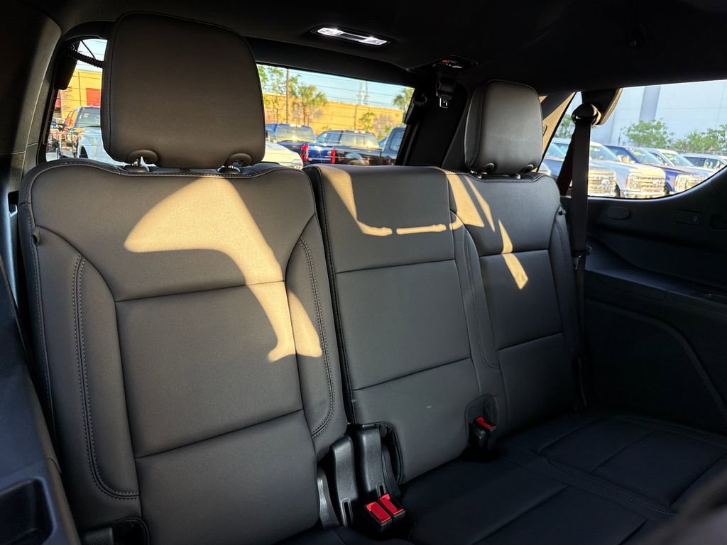 Used 2025 Chevrolet Tahoe Z71 w/ Comfort Package image 29