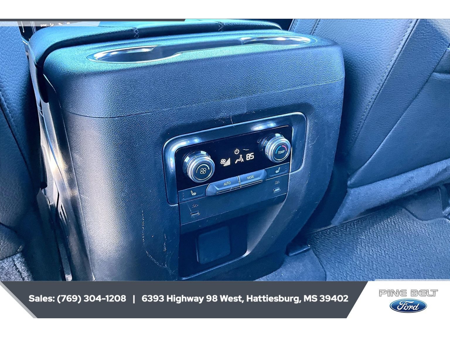 Used 2025 GMC Yukon Denali AWD/4WD image 25