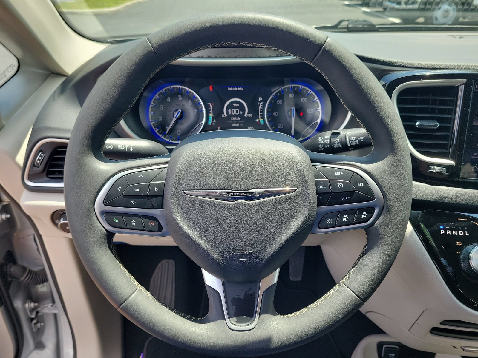 Used 2024 Chrysler Pacifica Touring-L FWD image 19