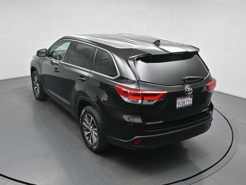 Used 2018 Toyota Highlander XLE AWD/4WD image 41