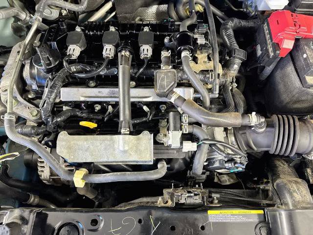 Used 2025 Nissan Versa SR FWD image 9