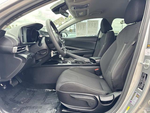 Used 2021 Hyundai Elantra SE FWD image 20