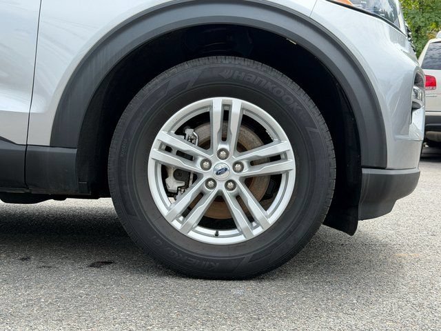 Certified 2022 Ford Explorer XLT w/ Equipment Group 202A AWD/4WD image 27