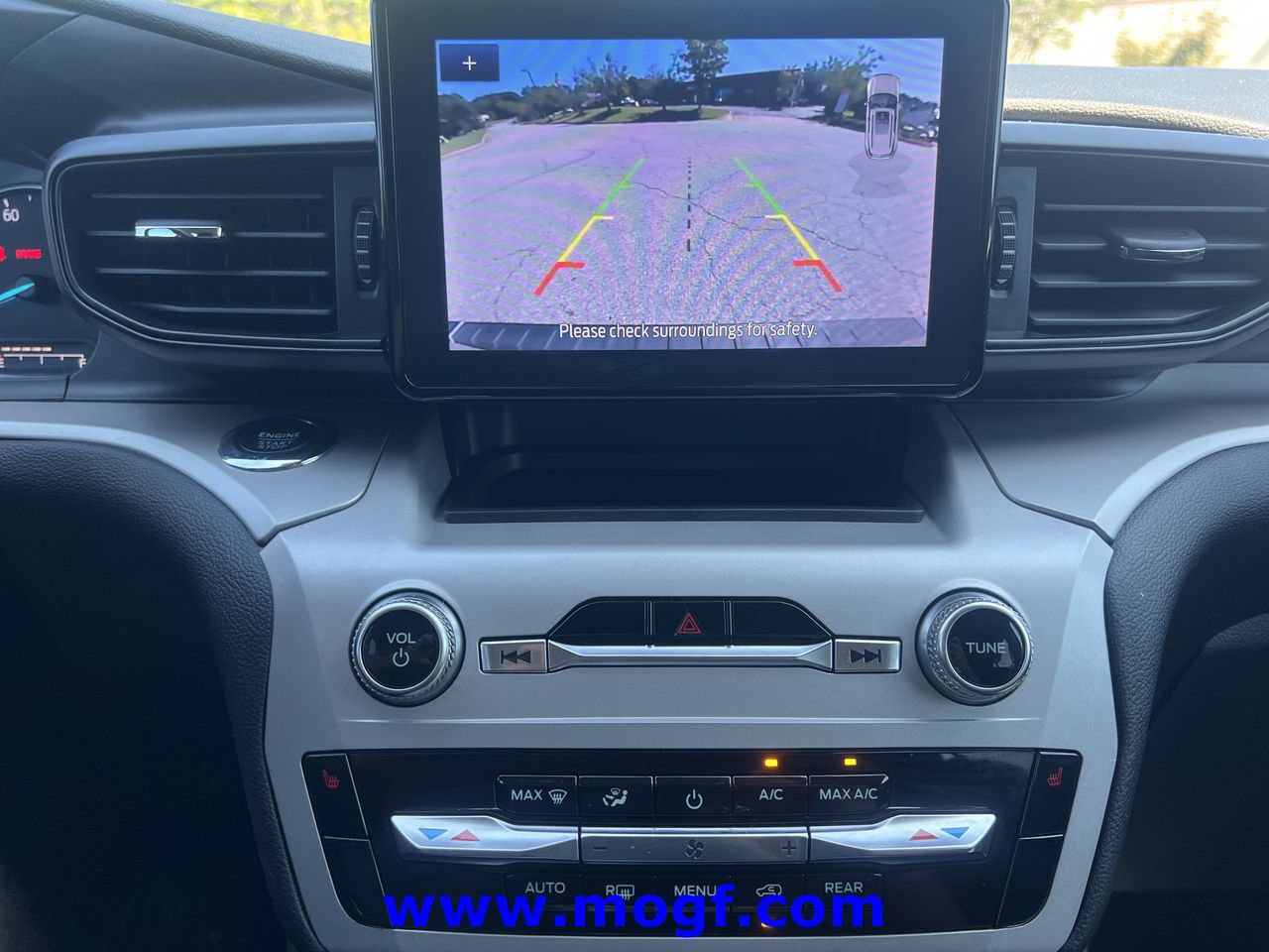 Certified 2023 Ford Explorer XLT RWD image 8