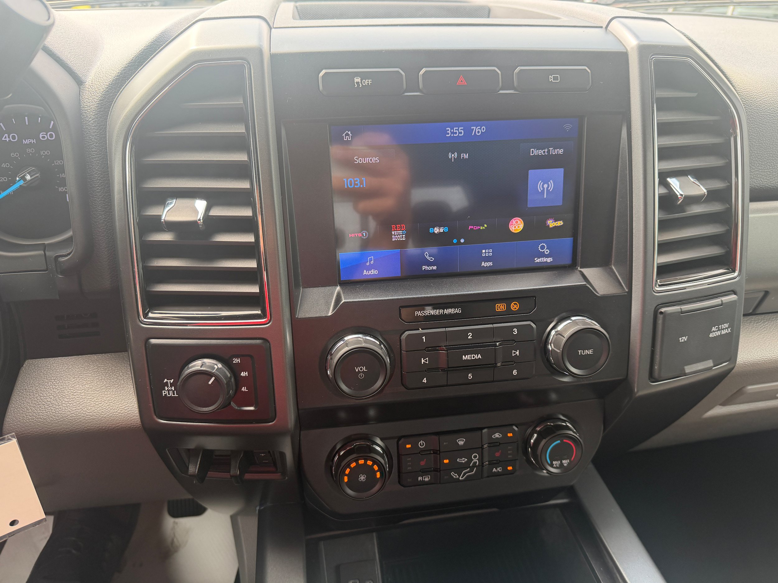 Certified 2022 Ford F250 XLT w/ XLT Premium Package AWD/4WD image 25