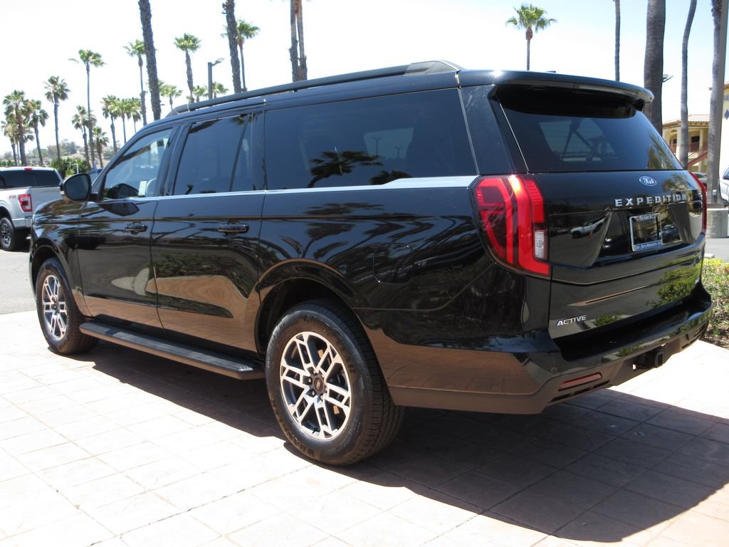 Certified 2025 Ford Expedition Max Active RWD image 2