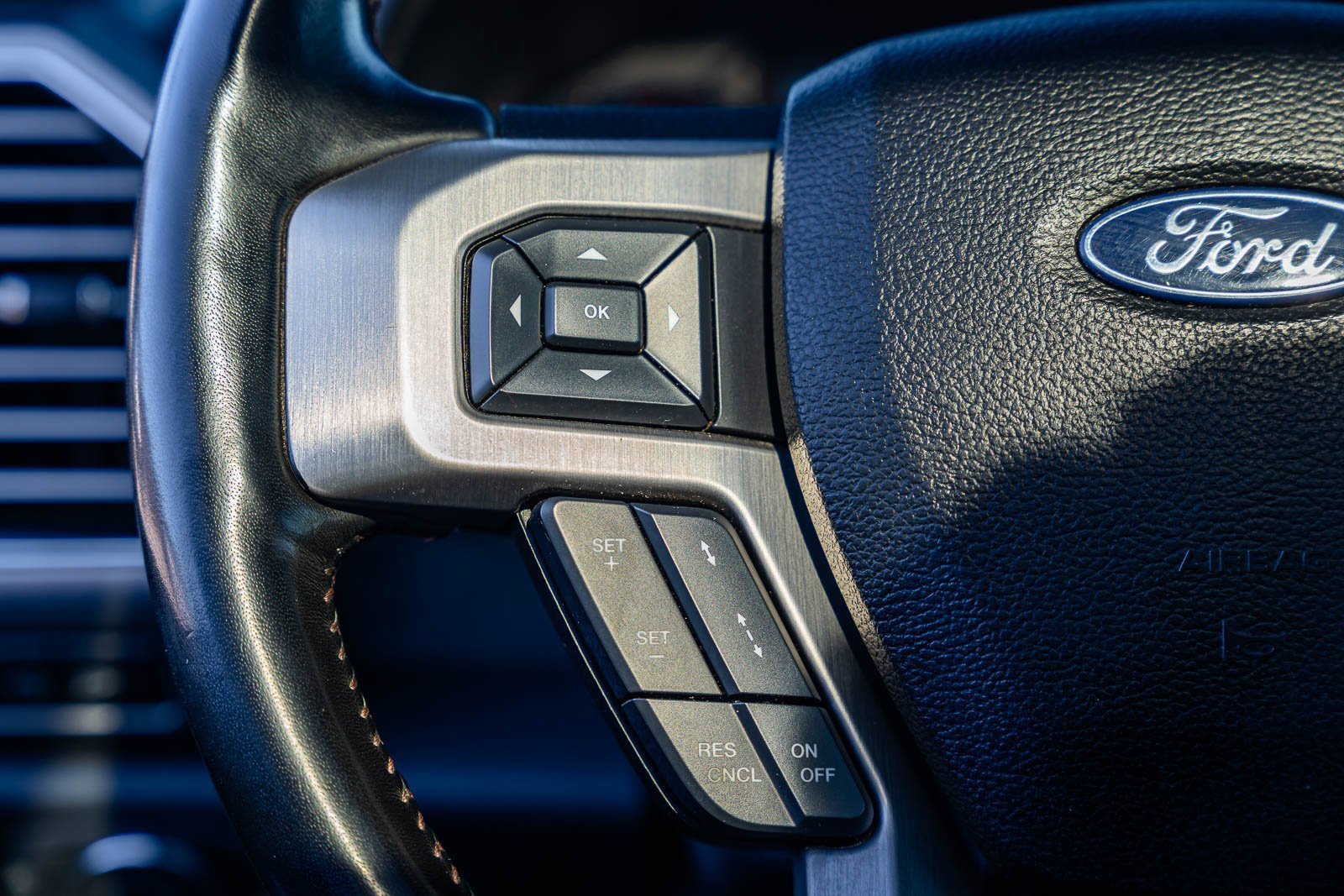 Certified 2019 Ford F250 Platinum w/ Platinum Ultimate Package image 30