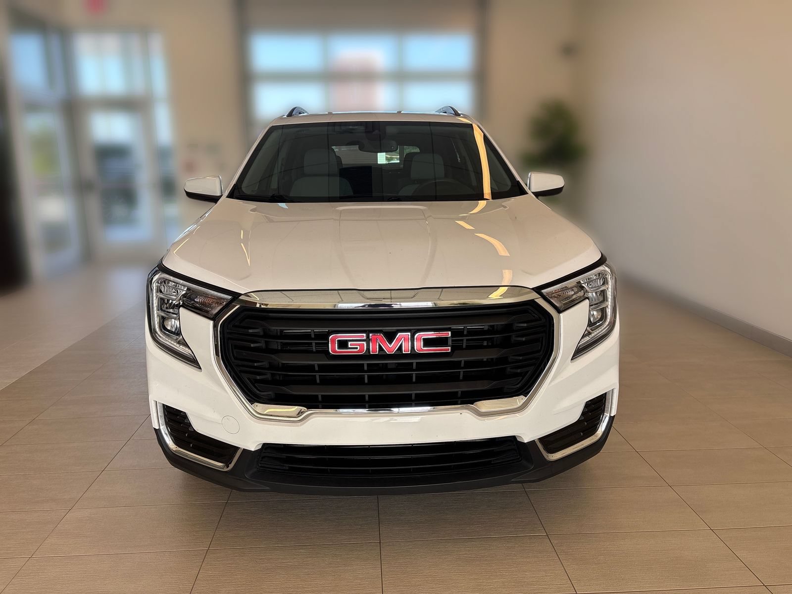 Used 2022 GMC Terrain SLE w/ Driver Convenience Package FWD image 5