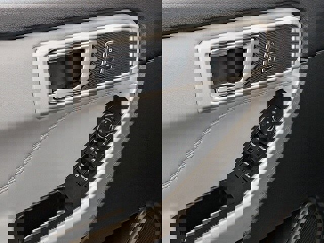 Certified 2021 Ford Explorer XLT w/ Equipment Group 202A image 16