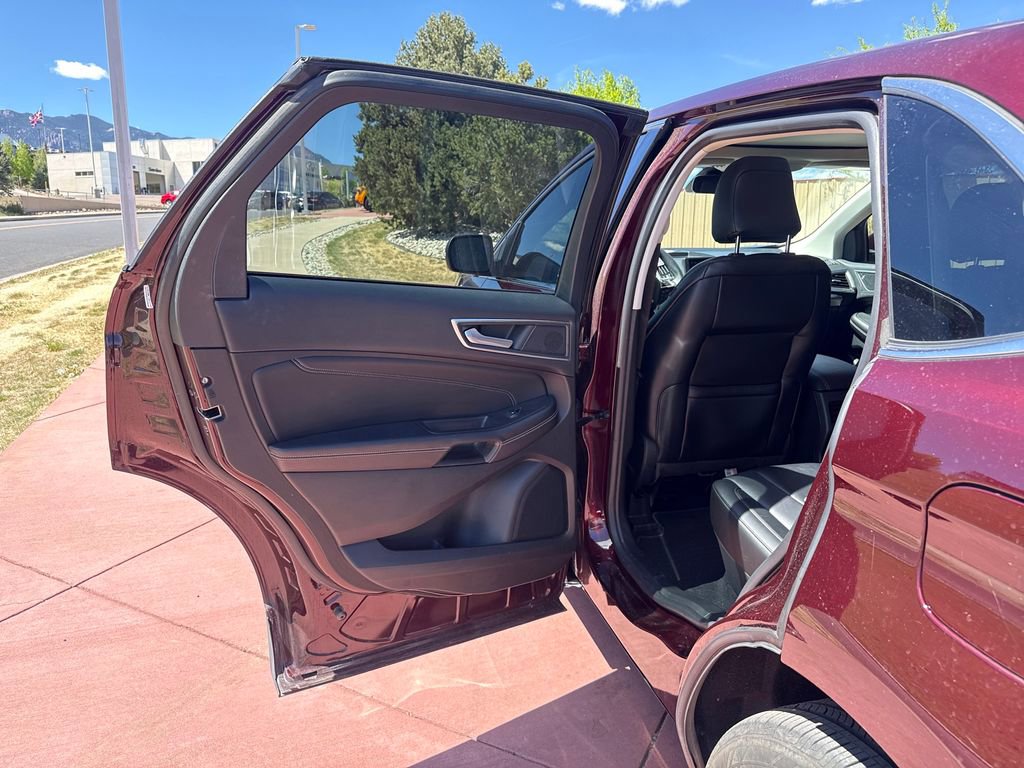 Certified 2022 Ford Edge Titanium w/ Class II Trailer Tow Package AWD/4WD image 17