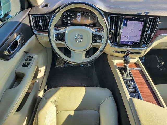 Used 2021 Volvo S60 T5 Momentum image 18