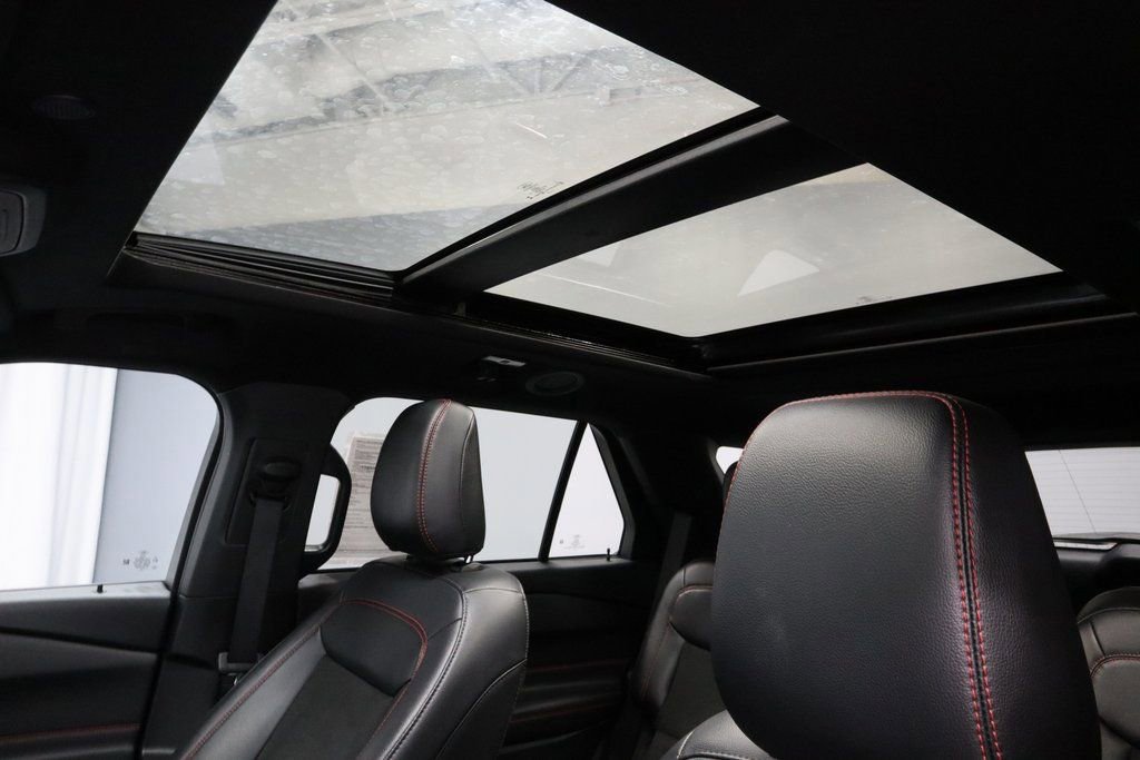 Certified 2024 Ford Explorer ST-Line w/ Class IV Trailer Tow Package image 35