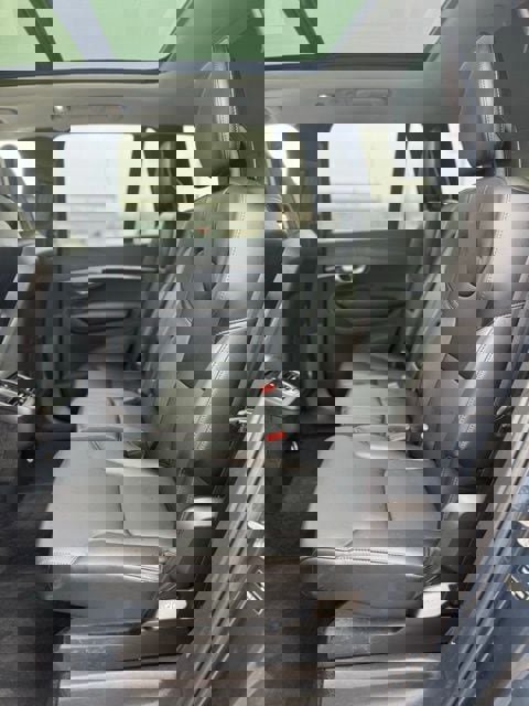 Used 2020 Volvo XC90 T5 Momentum image 18