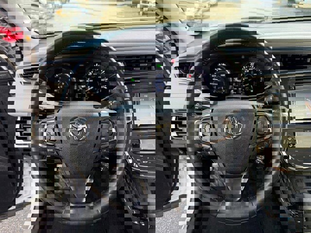 Used 2018 Toyota Avalon Limited image 24