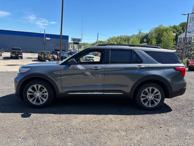 Certified 2022 Ford Explorer XLT w/ Equipment Group 202A AWD/4WD image 2