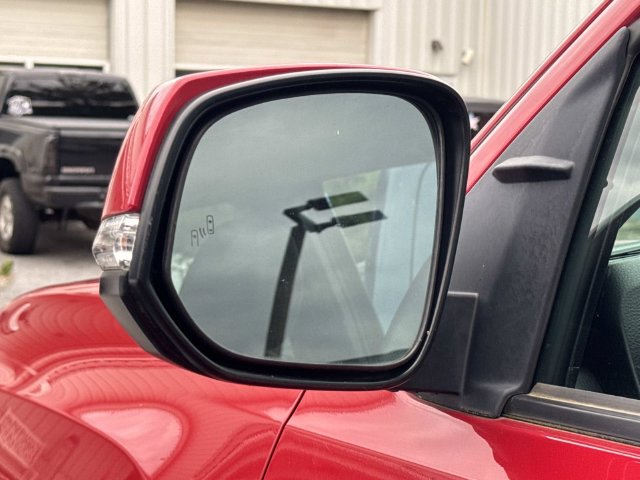 Used 2023 Toyota Tacoma TRD Off-Road w/ Technology Package AWD/4WD image 8