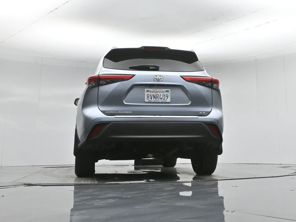 Used 2021 Toyota Highlander XLE image 16