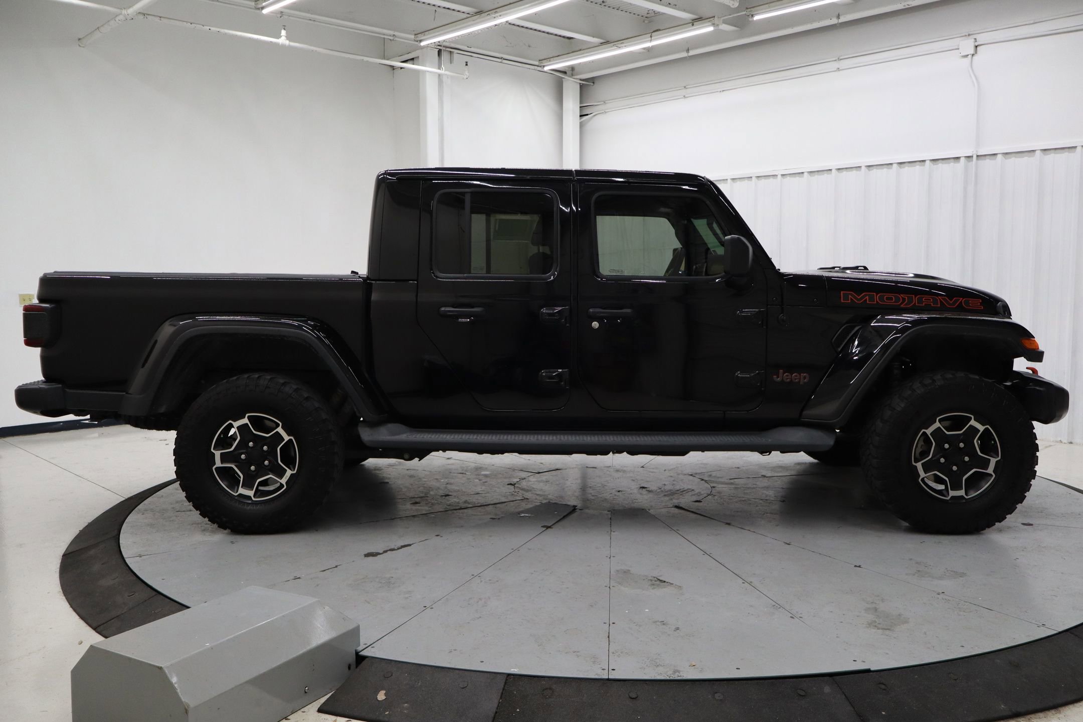 Used 2021 Jeep Gladiator Mojave w/ Dual Top Group image 6