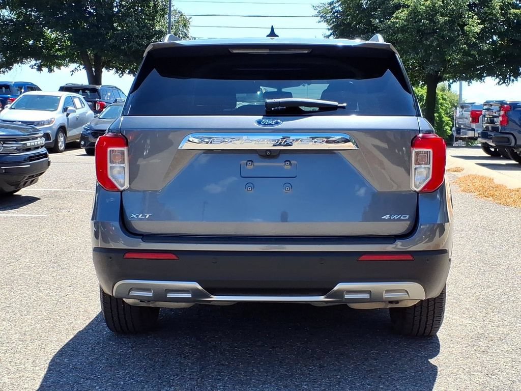 Certified 2021 Ford Explorer XLT w/ Equipment Group 202A AWD/4WD image 5