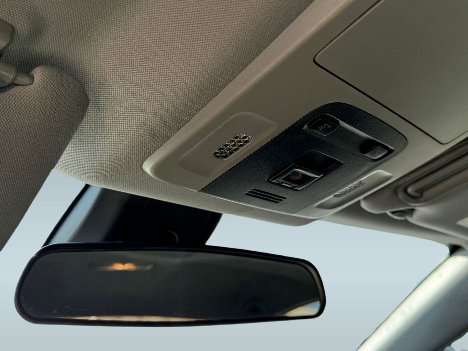 Used 2023 Toyota Camry SE image 18