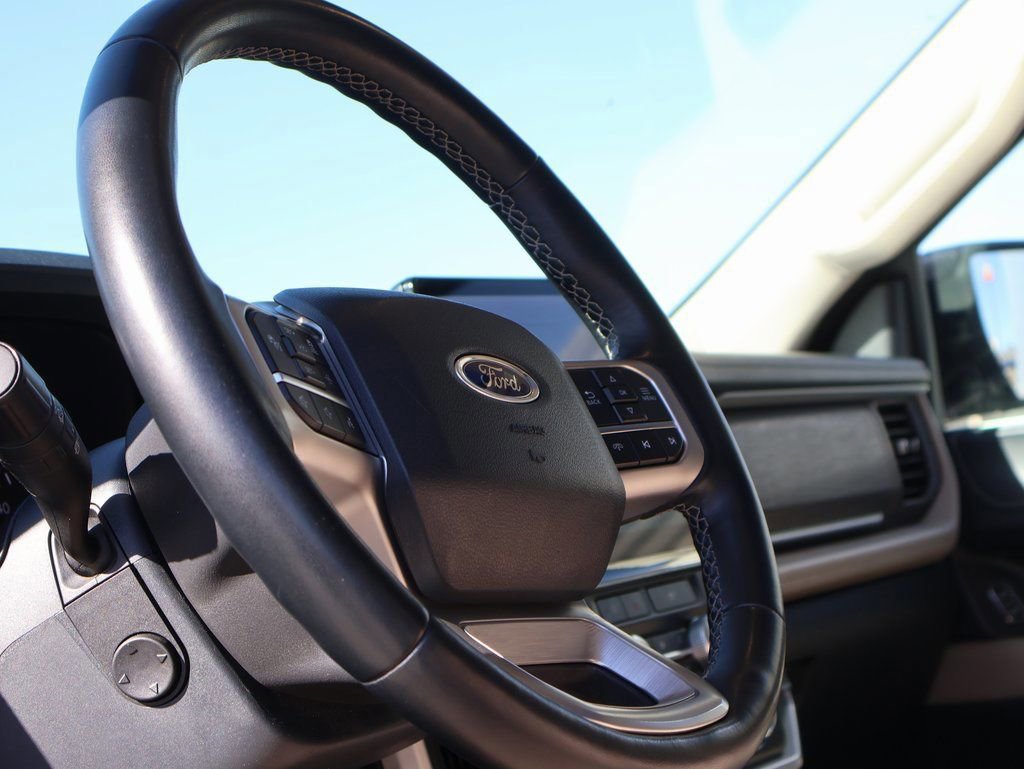 Certified 2024 Ford Expedition Limited image 26