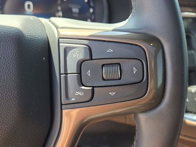 Used 2024 Chevrolet Suburban High Country w/ Premium Package RWD image 27