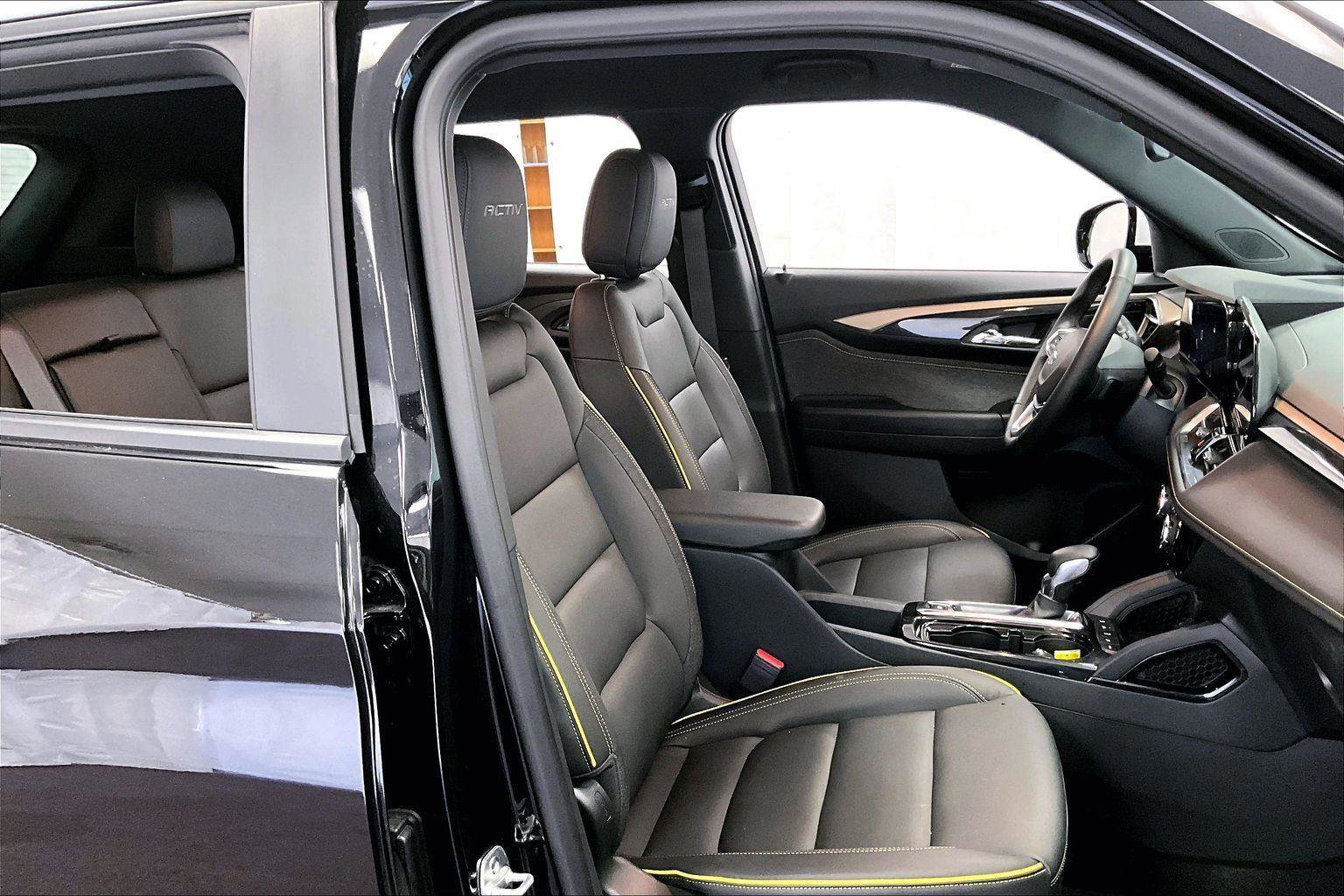 Used 2025 Chevrolet TrailBlazer ACTIV w/ Driver Confidence Package image 9