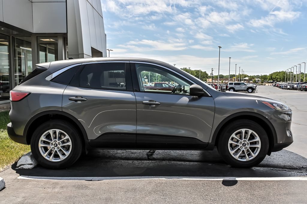 Certified 2022 Ford Escape SE w/ Cold Weather Package AWD/4WD image 11