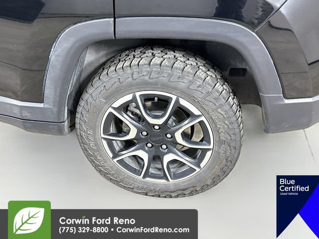 Used 2024 Jeep Compass Trailhawk AWD/4WD image 31