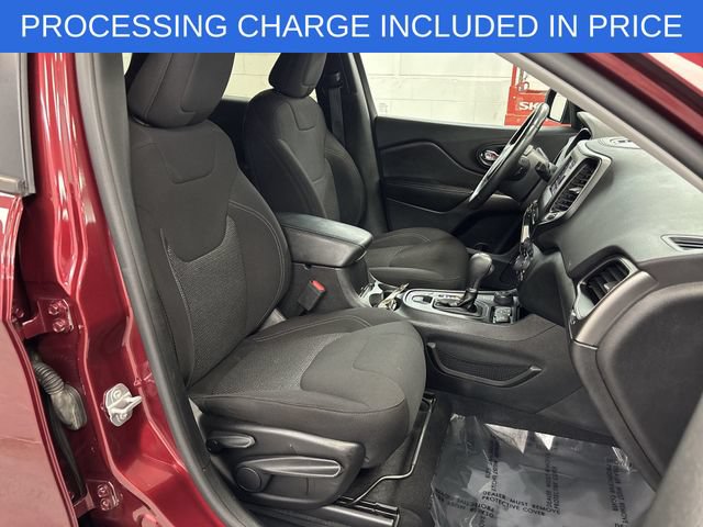 Used 2020 Jeep Cherokee Latitude w/ Cold Weather Group AWD/4WD image 14