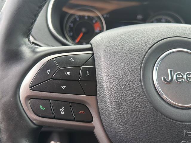 Used 2020 Jeep Cherokee Limited FWD image 16