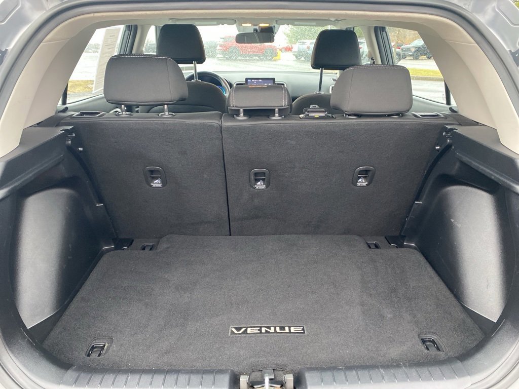 Used 2023 Hyundai Venue SEL image 16