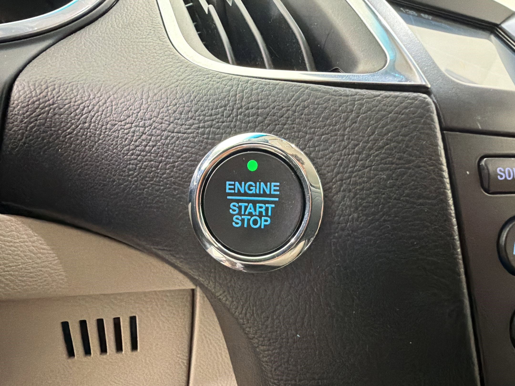 Certified 2019 Ford Edge Titanium w/ Equipment Group 301A FWD image 27