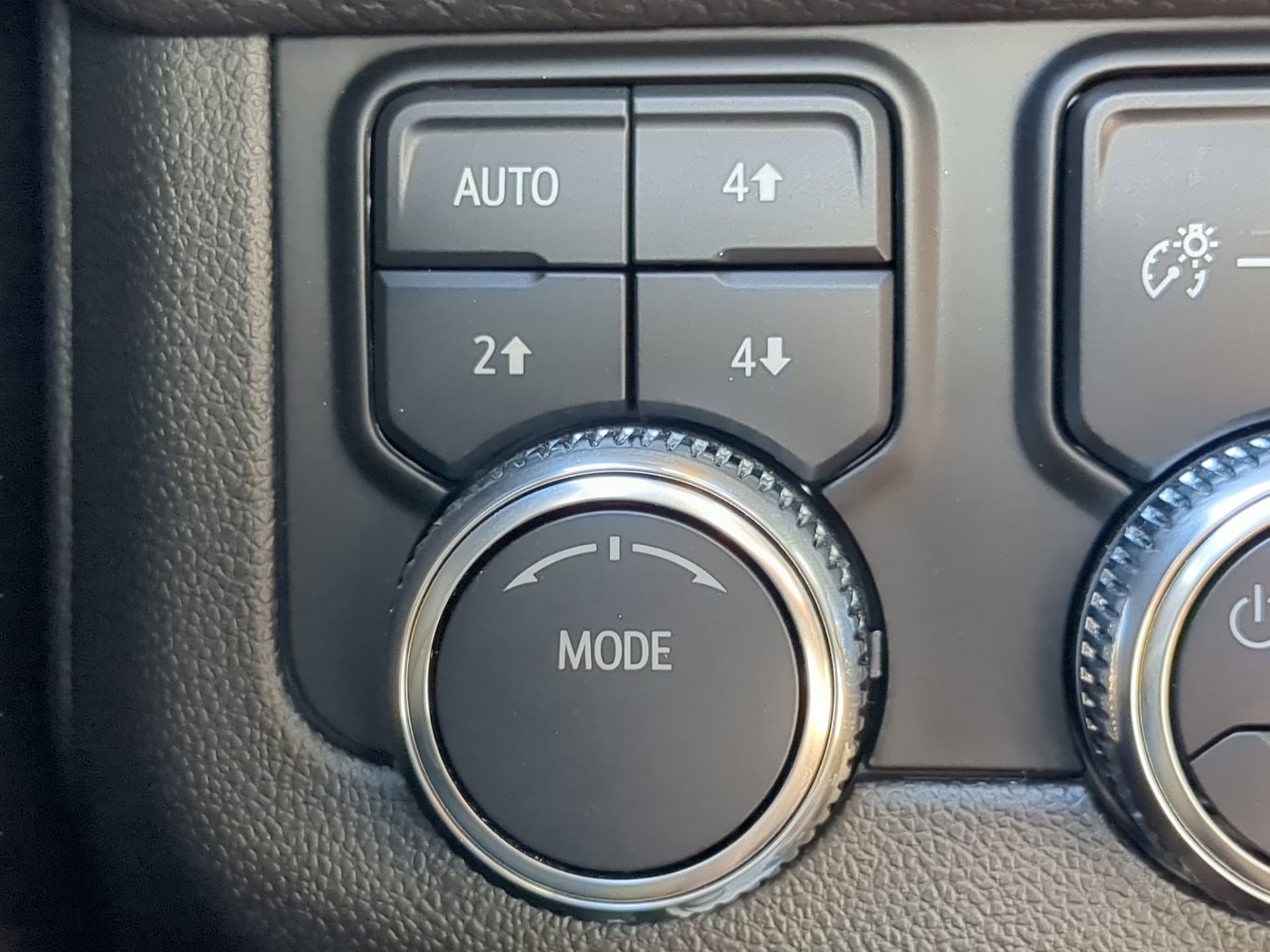 Used 2024 GMC Yukon XL Denali image 56