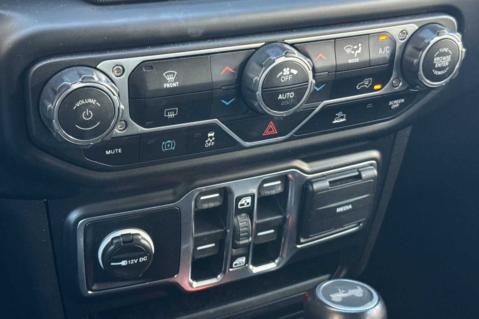 Used 2021 Jeep Wrangler Unlimited Sahara AWD/4WD image 20