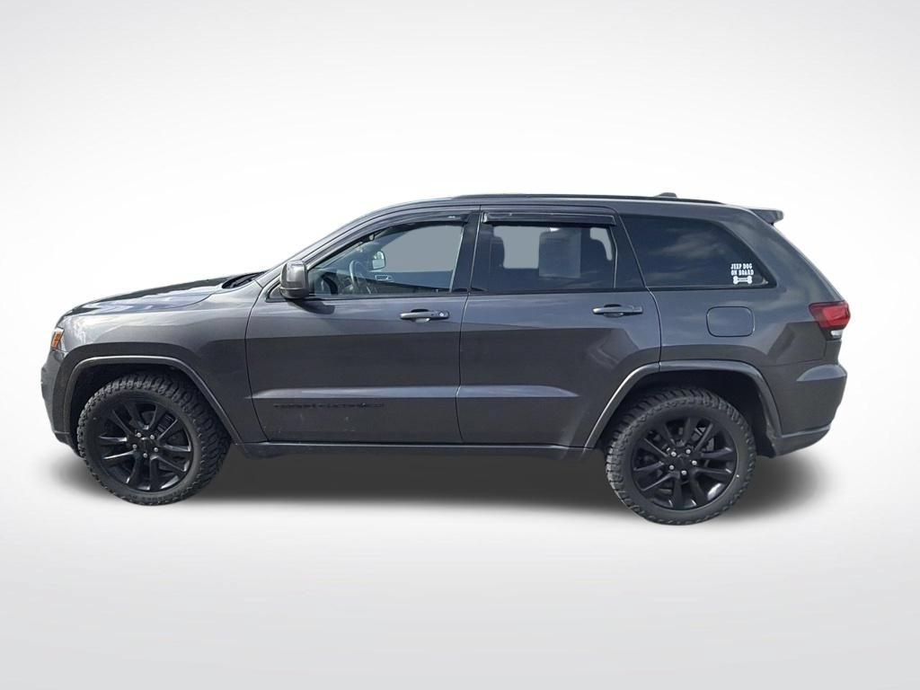 Used 2019 Jeep Grand Cherokee Altitude AWD/4WD image 2