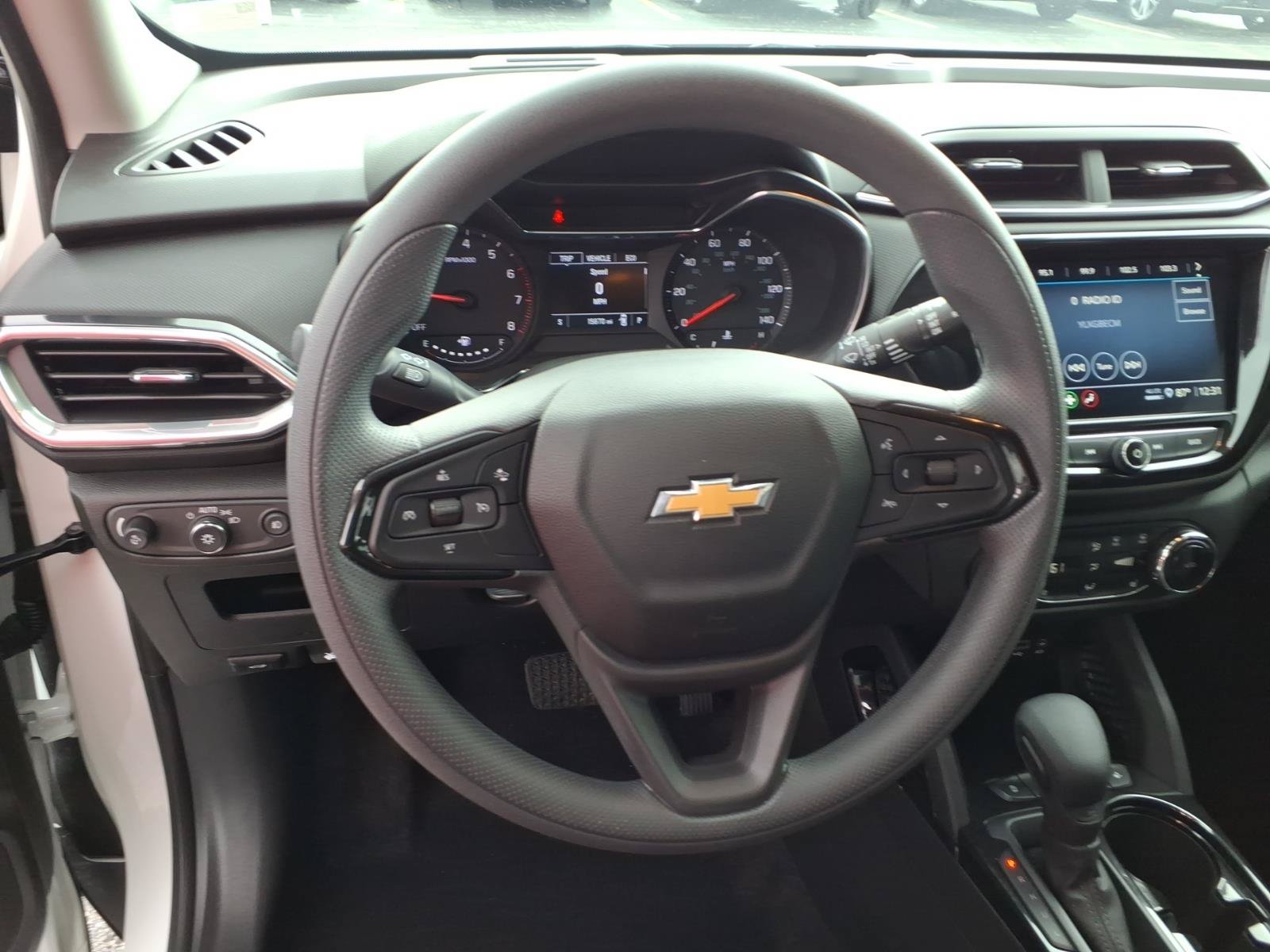 Used 2023 Chevrolet TrailBlazer LT w/ Convenience Package FWD image 8