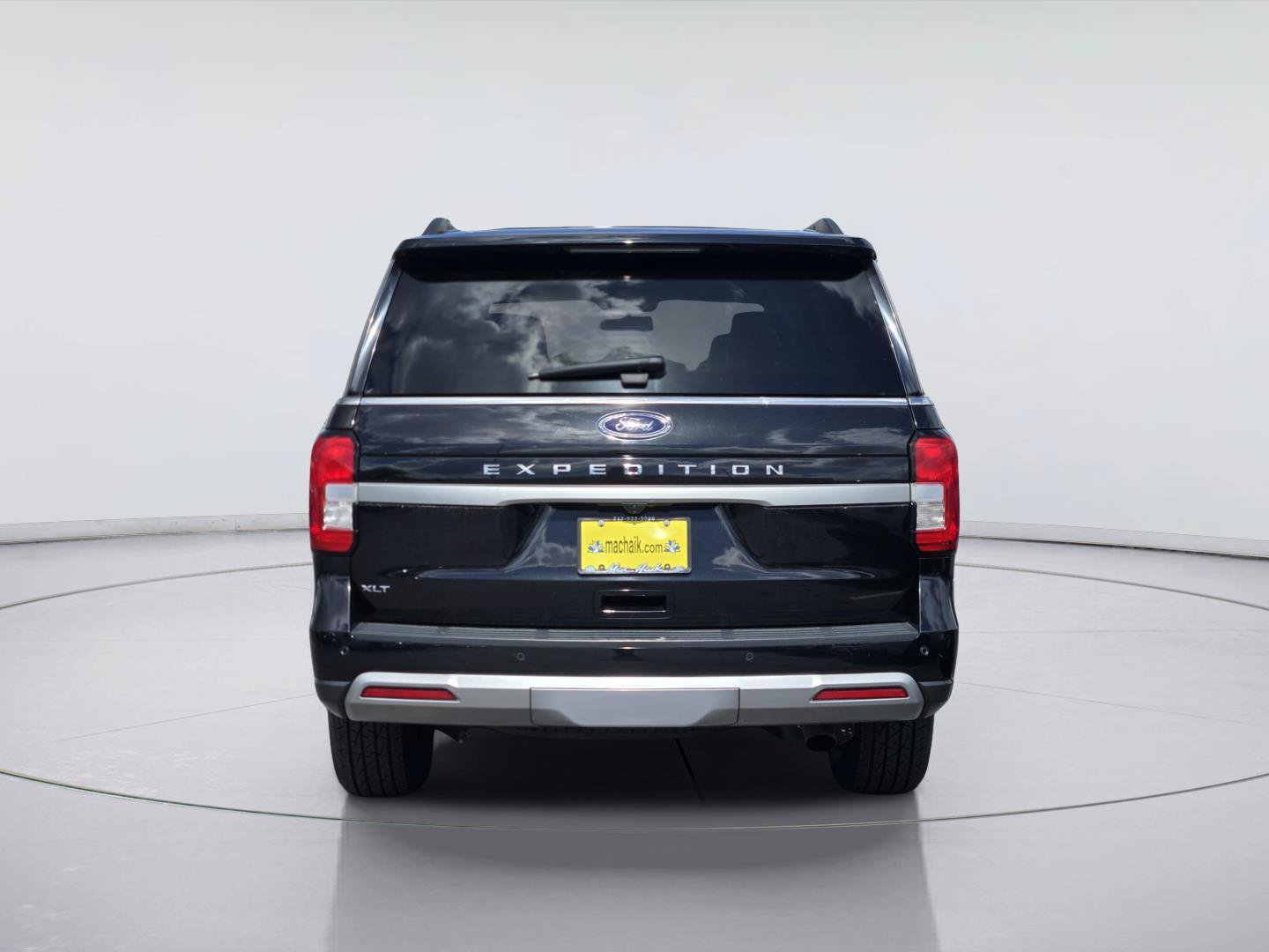 Certified 2024 Ford Expedition XLT AWD/4WD image 7