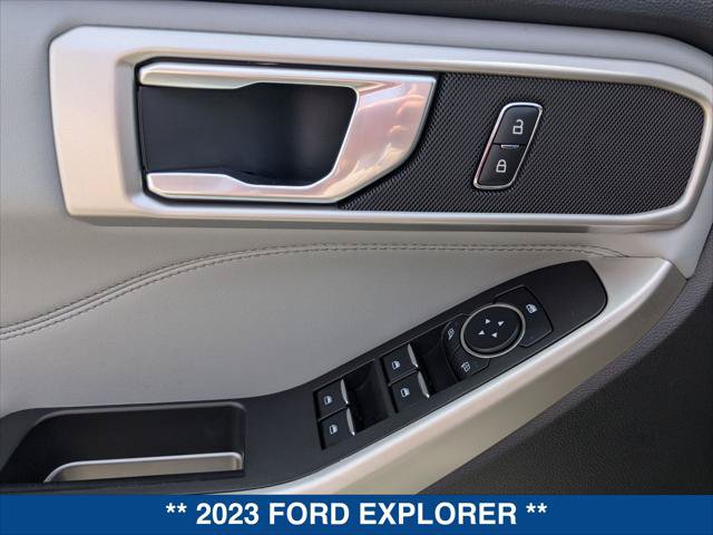 Certified 2023 Ford Explorer XLT w/ Equipment Group 202A RWD image 11