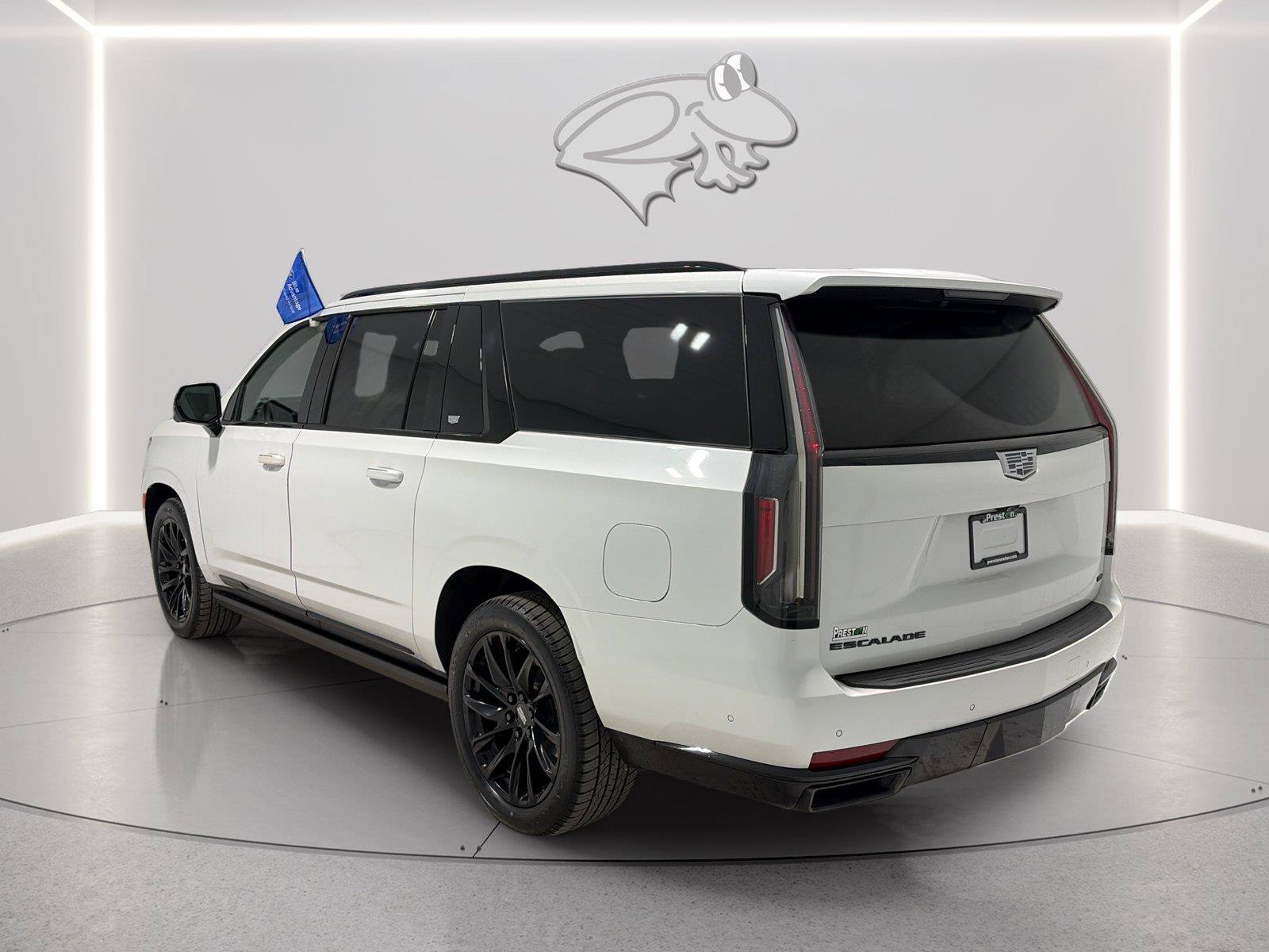 Used 2021 Cadillac Escalade ESV Sport w/ Driver Assist Tech Package AWD/4WD image 3