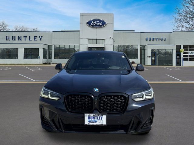 Used 2022 BMW X4 xDrive30i AWD/4WD image 2