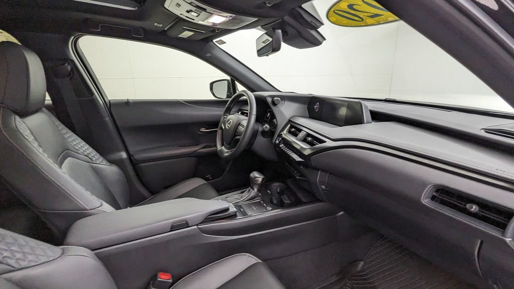 Used 2020 Lexus UX 250h w/ Premium Package AWD/4WD image 40